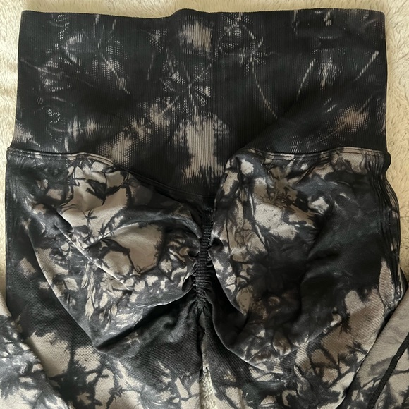 NWOT Seamless Scrunch Bottom Leggings - Picture 5 of 5